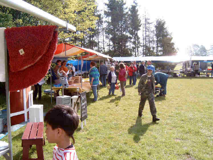 Blick auf das Festgelnde mit den Stnden